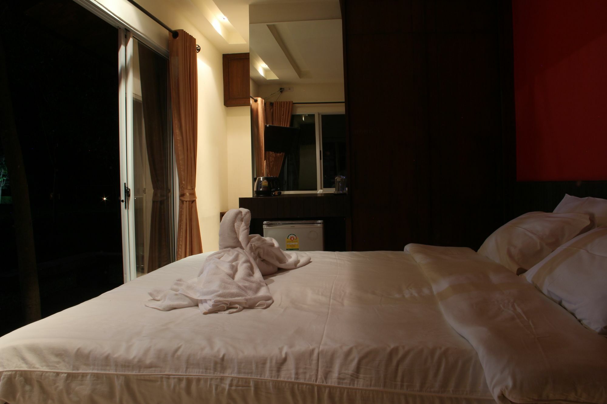 Singha Rubber Tree Hotel Ban Huai Maenam Noi Exterior photo