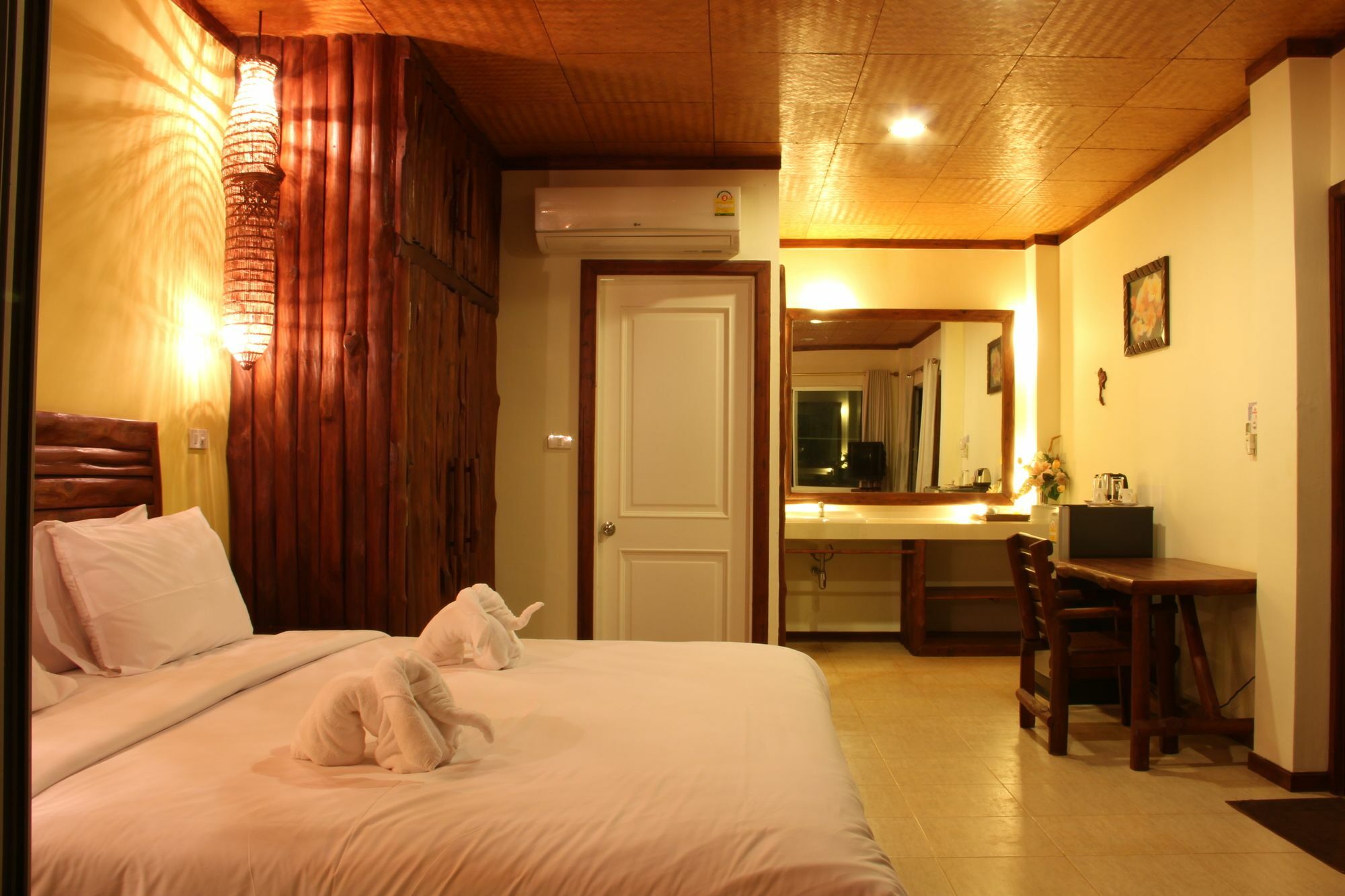 Singha Rubber Tree Hotel Ban Huai Maenam Noi Exterior photo